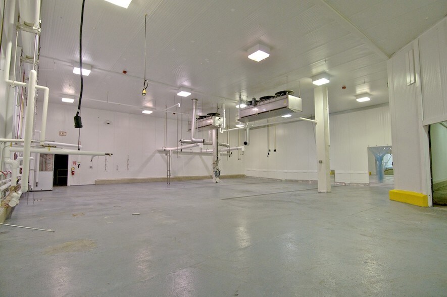 More Photos Of 81 Ingell St, Taunton Refrigeration Cold Storage For Sale
