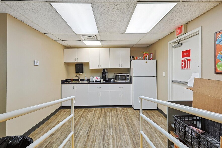 More Photos Of , Dallas Office For Sale