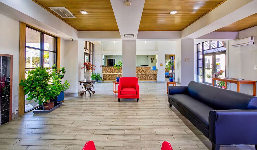 More Photos Of 4627 280 Hwy, Birmingham Hotel For Sale