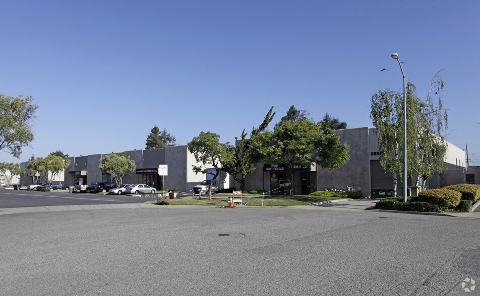 Primary Photo Of 28971 Hopkins St, Hayward Light Manufacturing For Lease