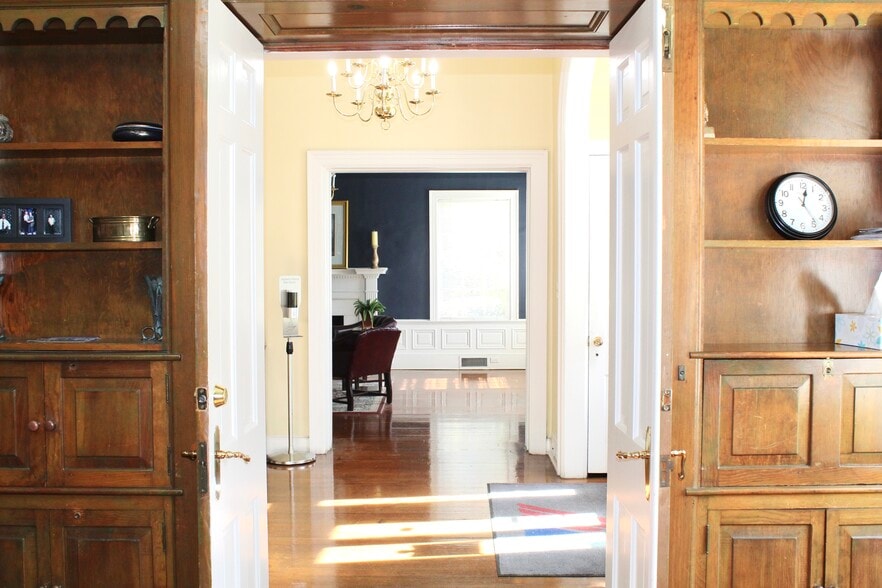 More Photos Of 2005 N Country Club Dr, Montgomery Schools For Sale