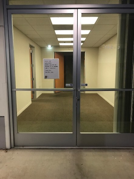 More Photos Of 192 Technology Dr, Irvine Light Distribution For Lease