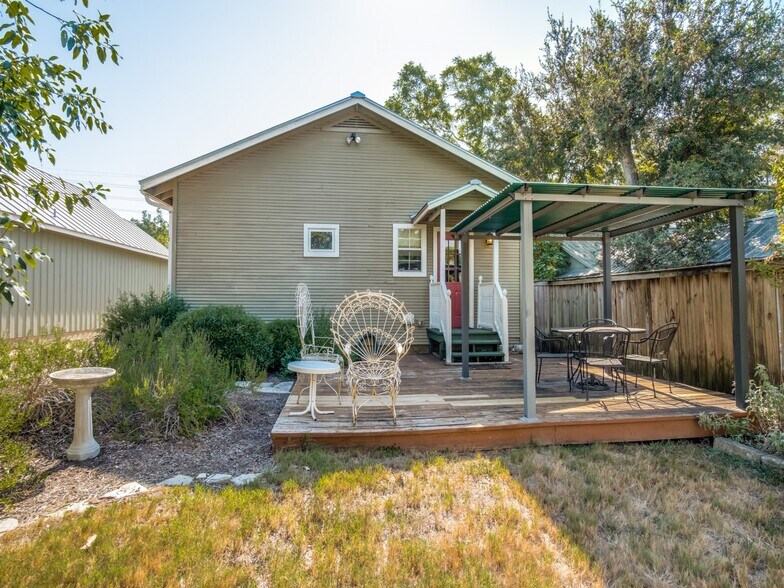 More Photos Of 118 N Plant Ave, Boerne Medical For Lease