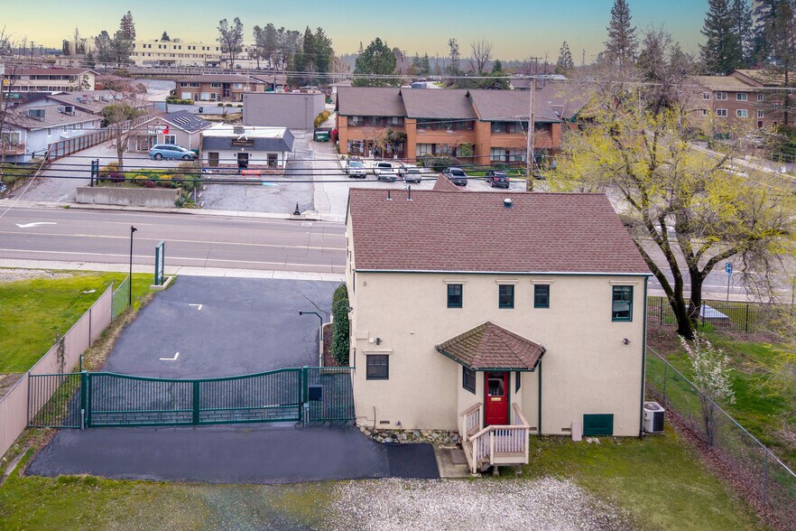 More Photos Of 1072 E Main St, Grass Valley Office For Sale