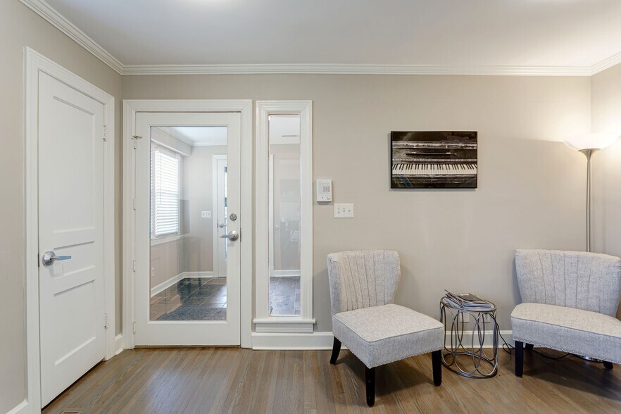 More Photos Of 2700 Larmon Ave, Nashville Office For Sale
