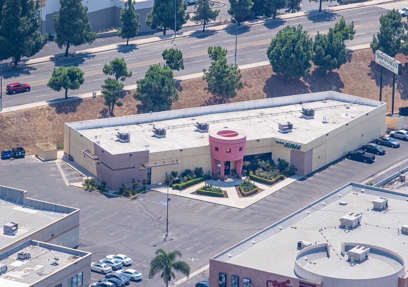 More Photos Of 19456 Nordhoff St, Northridge Storefront Retail Office For Lease