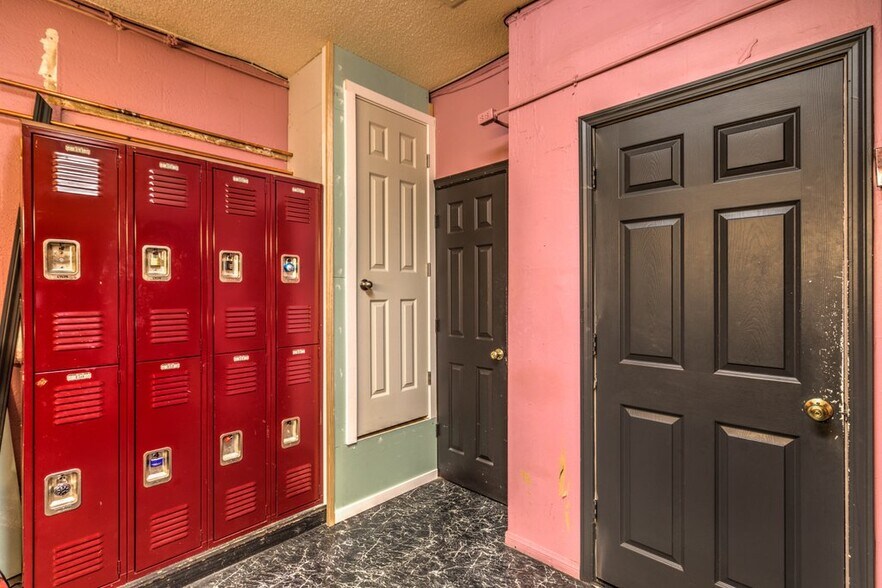 More Photos Of 311 E Flamingo Rd, Las Vegas Freestanding For Sale