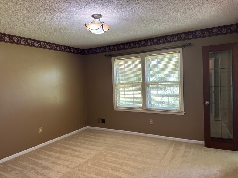 More Photos Of 2113 Wessinger Rd, Chapin Office For Lease