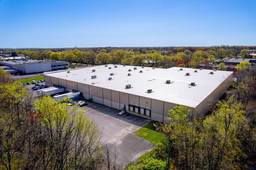 More Photos Of 2530 Pearl Buck Rd, Bristol Warehouse For Lease