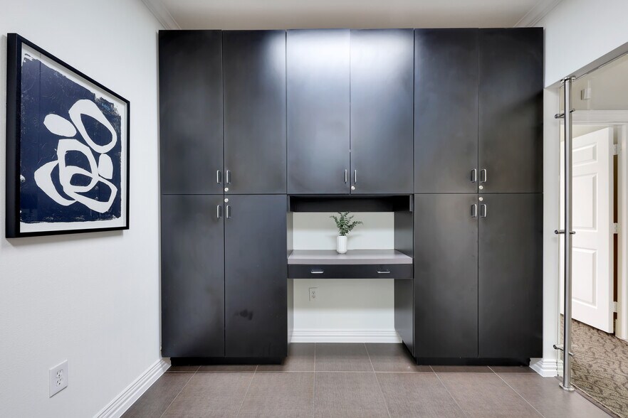 More Photos Of 860 Hebron Pky, Lewisville Medical For Sale