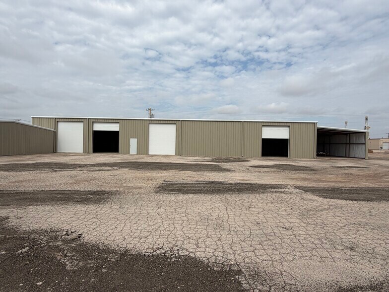 More Photos Of 2410 Steven Rd, Odessa Industrial For Lease