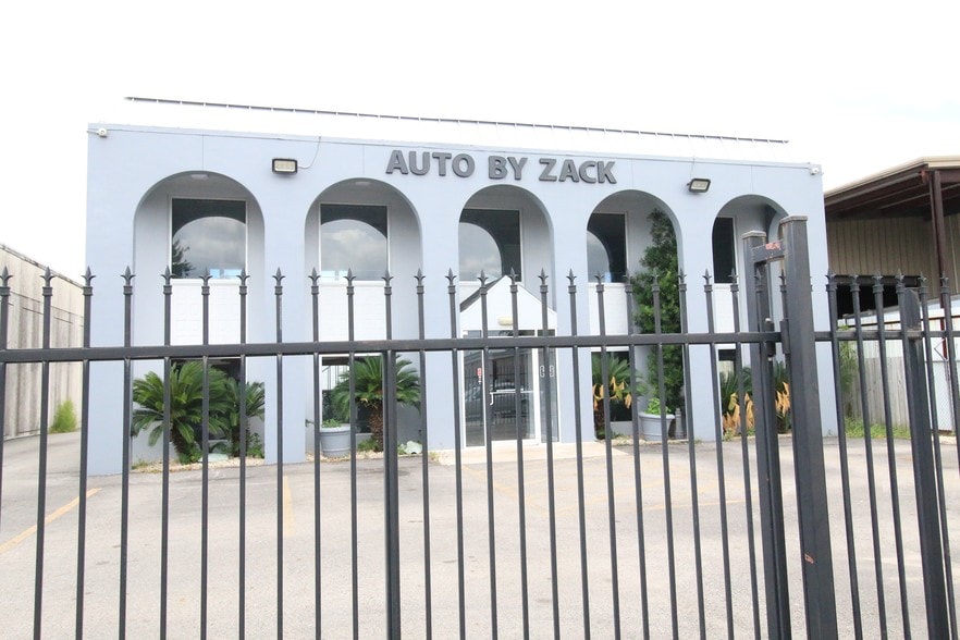 More Photos Of 5827 Star Ln, Houston Warehouse For Sale