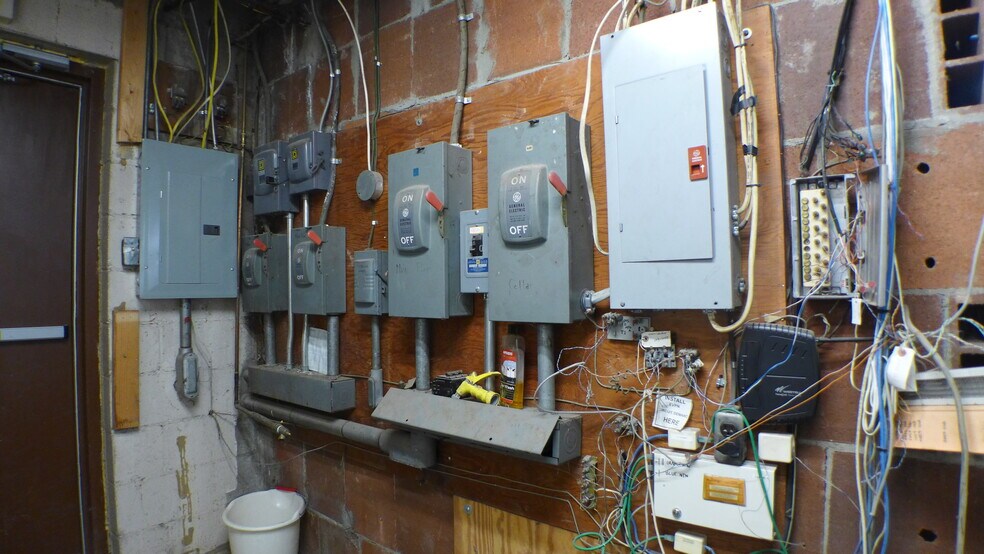 More Photos Of 1610 7th Ave, Beaver Falls Storefront For Sale