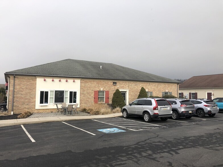 More Photos Of 4225 Main St, Elverson Freestanding For Lease
