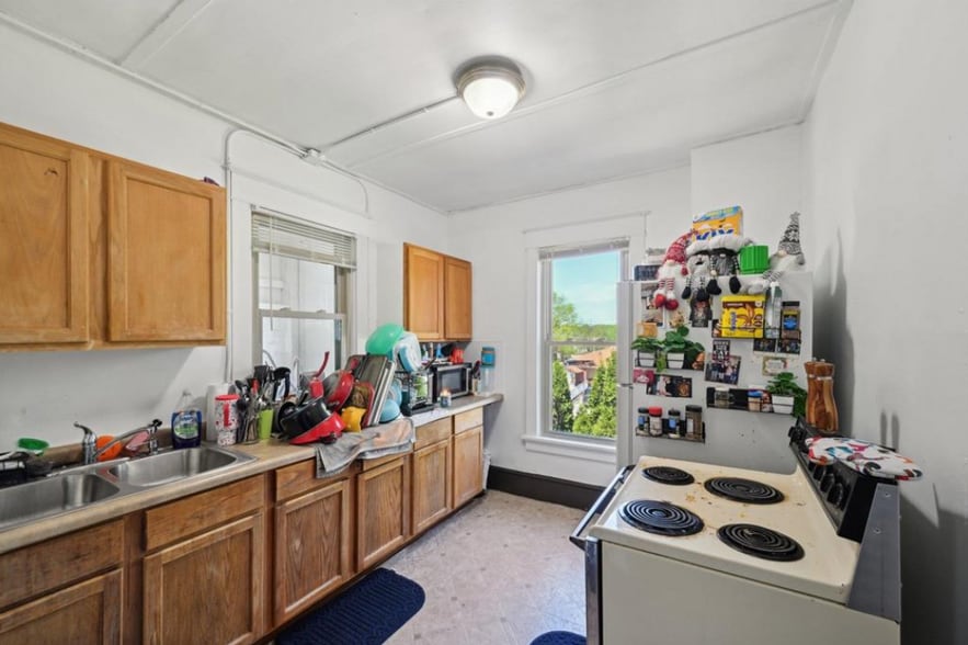 More Photos Of 108 N Main St, Edgerton Apartments For Sale