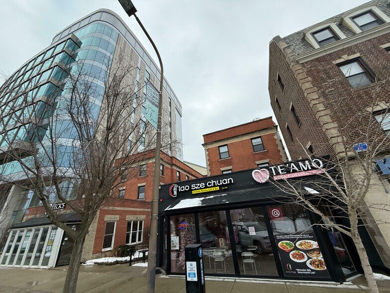 More Photos Of 716 Clark St, Evanston Apartments For Sale