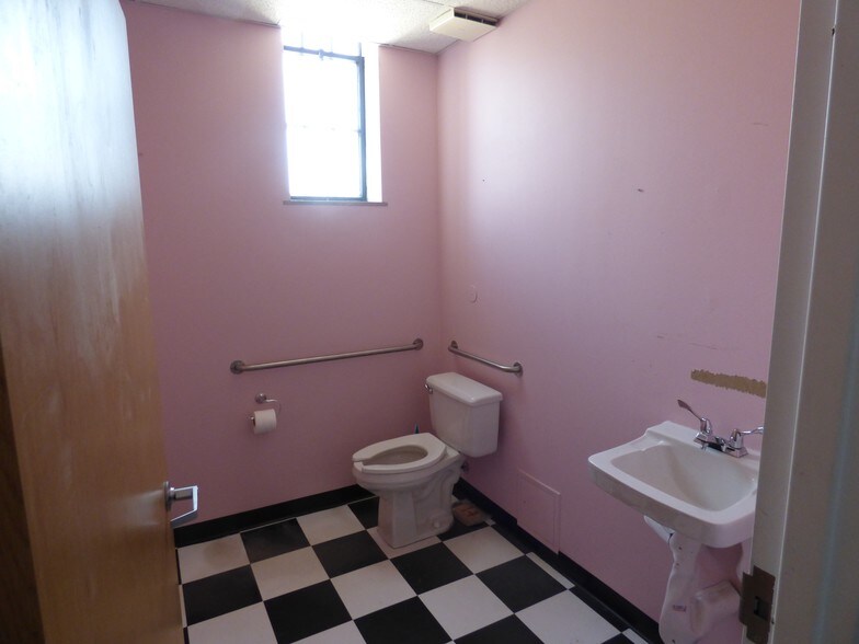 More Photos Of 3500-3508 Hampton Ave, Saint Louis General Retail For Lease