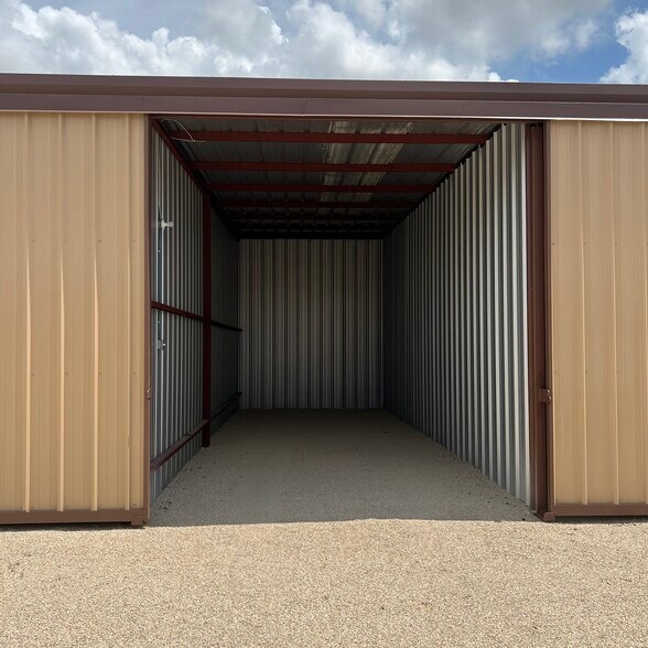 More Photos Of 11600 FM 32, Fischer Specialty For Sale