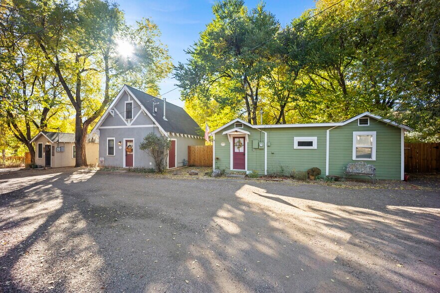 More Photos Of 102 Holly St, Colorado Springs Apartments For Sale