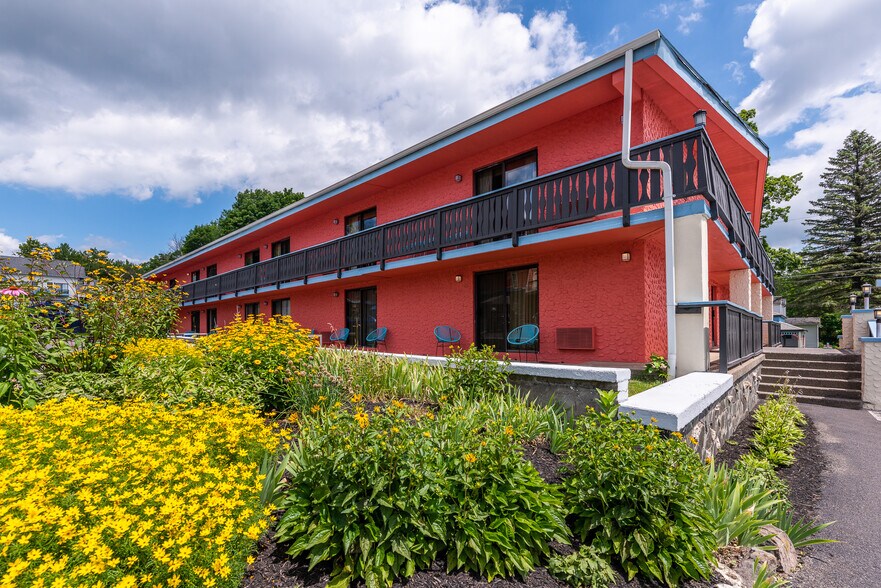 More Photos Of 6302 Main St, Tannersville Hotel For Sale