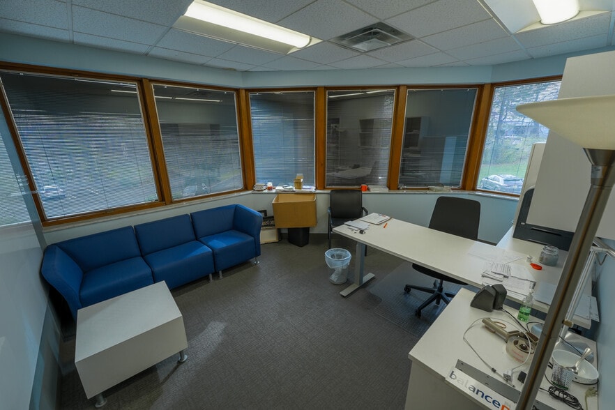 More Photos Of 65 Harristown Rd, Glen Rock Office For Lease