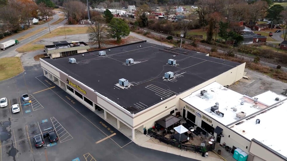 More Photos Of 1921 Victory Blvd, Portsmouth Unknown For Lease