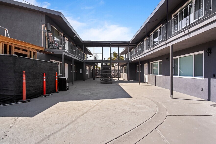 More Photos Of 116 Covena Ave, Modesto Apartments For Sale