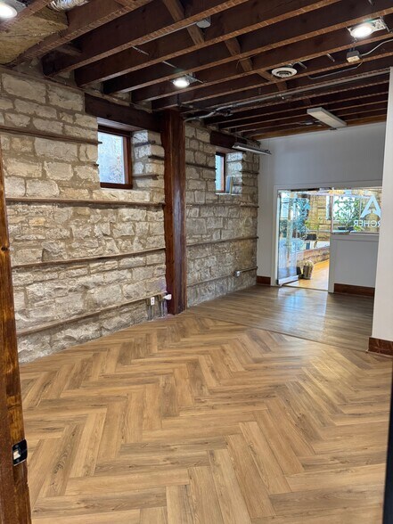 More Photos Of 106 Stephen St, Lemont Loft Creative Space For Lease