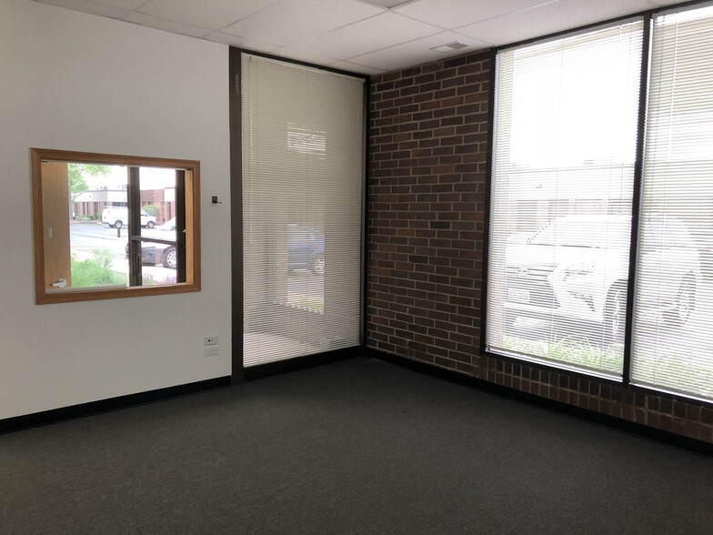 More Photos Of 1221-1243 Rand Rd, Des Plaines Unknown For Lease