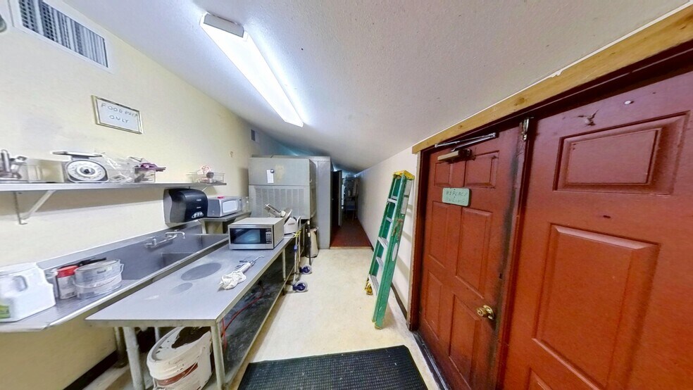 More Photos Of 295534 US Highway 101, Quilcene Flex For Sale