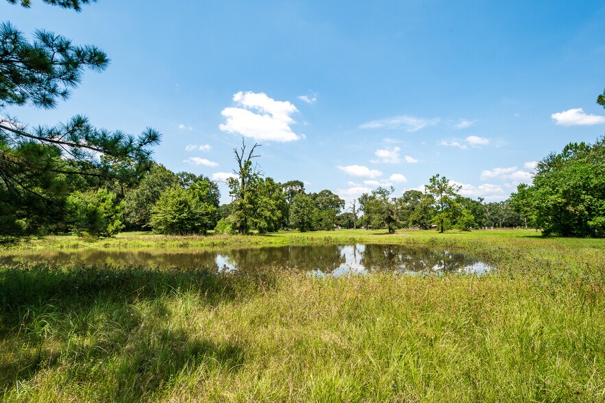 More Photos Of 16410 FM 1485 Rd, Conroe Veterinarian Kennel For Sale
