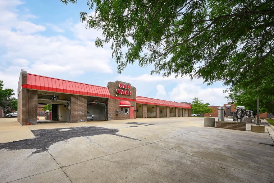 More Photos Of 11948 Riley St, Overland Park Carwash For Sale