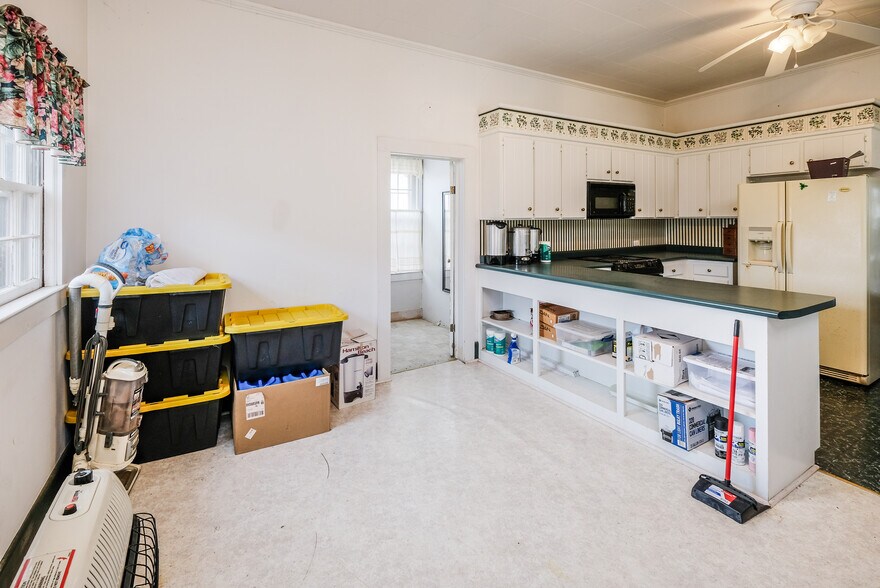 More Photos Of 163 Old Buncombe Rd, Union Specialty For Sale