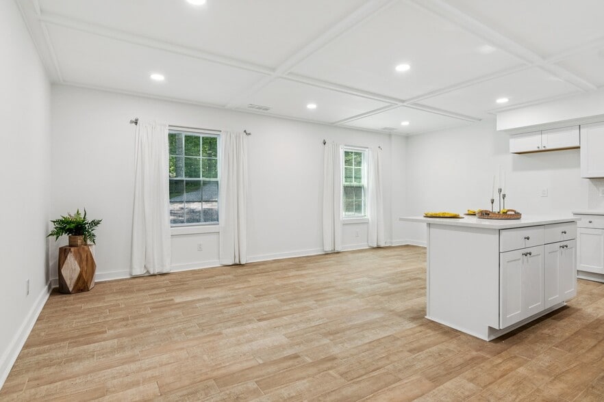 More Photos Of 375 Deerfield Dr, Dahlonega Multifamily For Sale