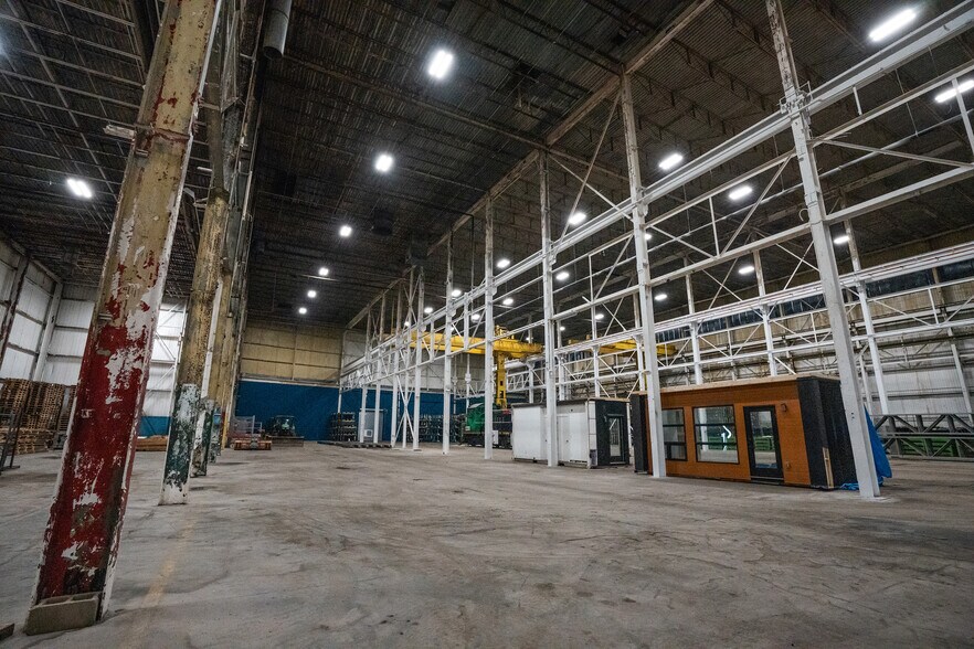 More Photos Of 100 Hayes Rd, Thorold Manufacturing For Lease