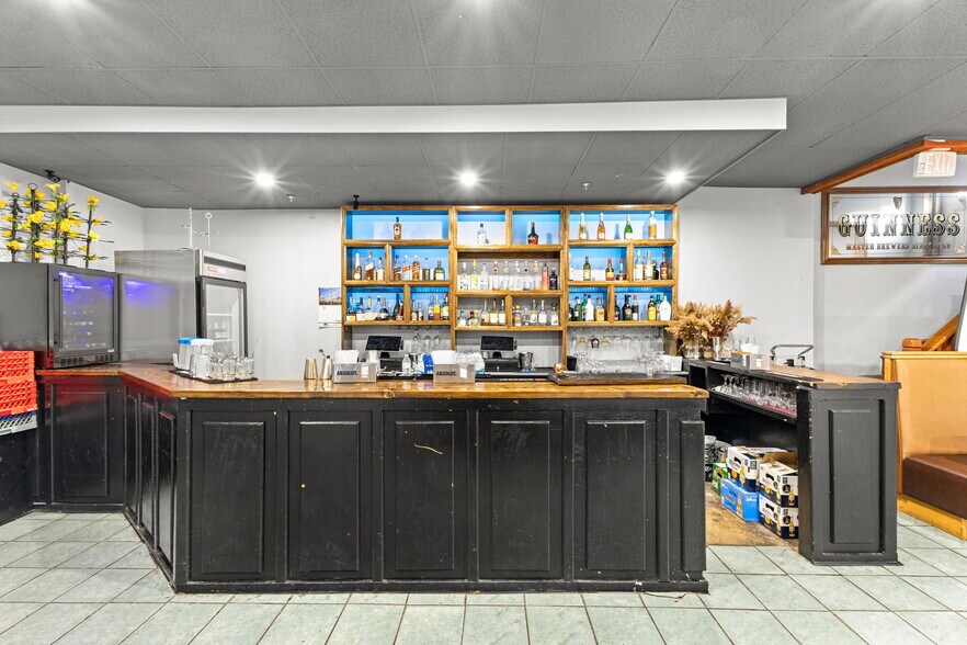 More Photos Of 1615-1623 Acushnet Ave, New Bedford Restaurant For Sale