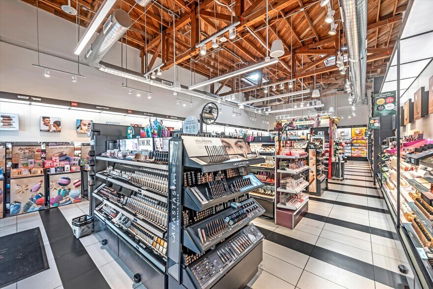 More Photos Of 3407 California St, San Francisco Storefront For Lease