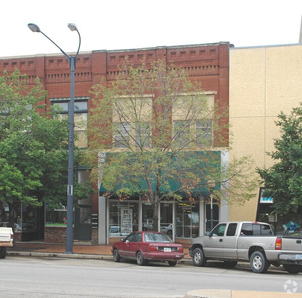 More Photos Of 927 S Kansas Ave, Topeka Storefront Retail Office For Sale