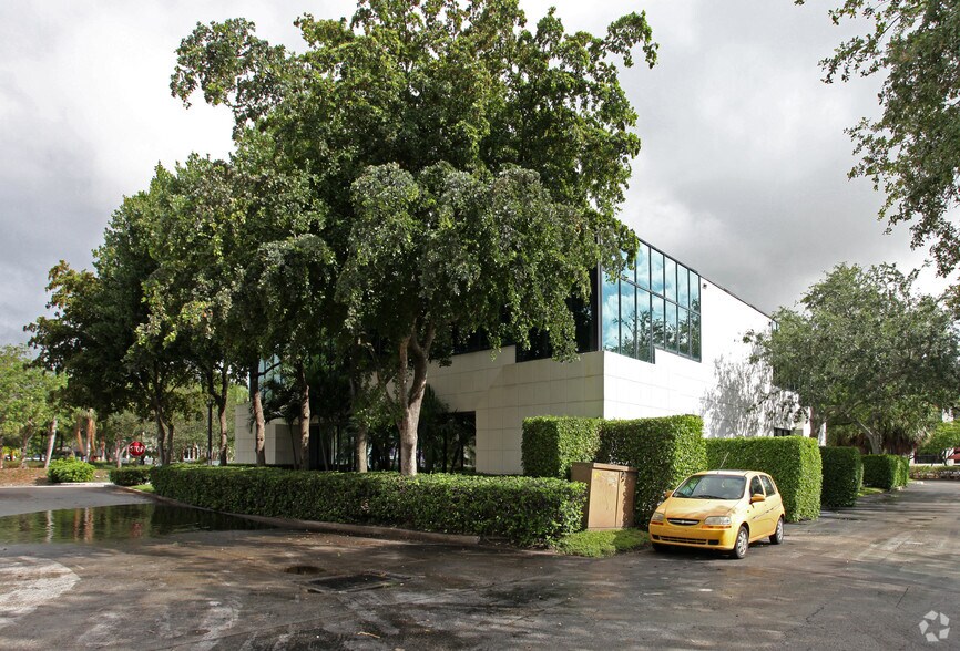 More Photos Of 1208 W Newport Center Dr, Deerfield Beach Medical For Sale