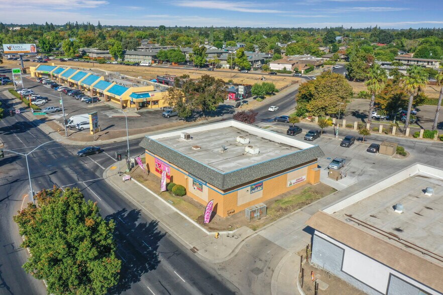 More Photos Of 811 E March Ln, Stockton Storefront For Sale