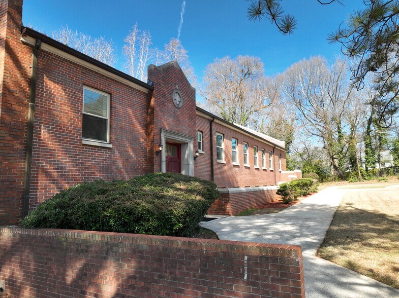 More Photos Of 1583 Westhaven Dr SW, Atlanta Religious Facility For Lease