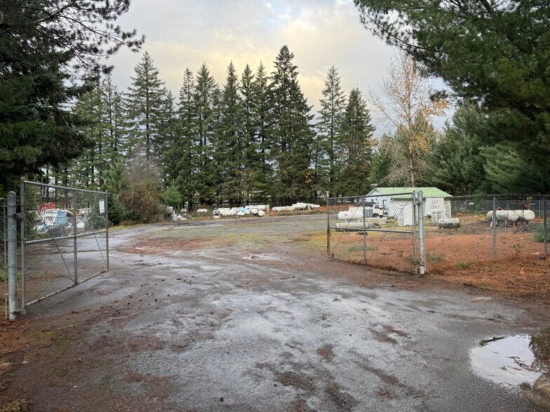 More Photos Of 36795 Industrial Way, Sandy Land For Lease
