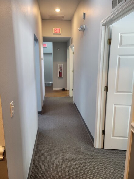 More Photos Of 9030 58th Dr E, Bradenton Medical For Lease