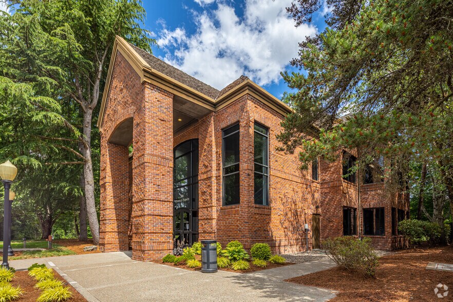More Photos Of 300 Oswego Pointe Dr, Lake Oswego Office For Lease