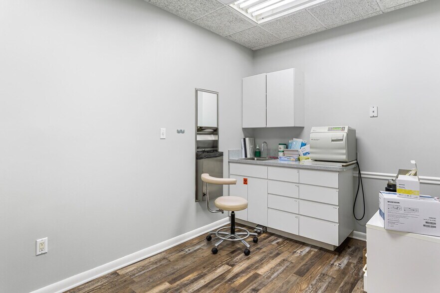 More Photos Of 609 Indian Rocks Rd, Belleair Medical For Sale