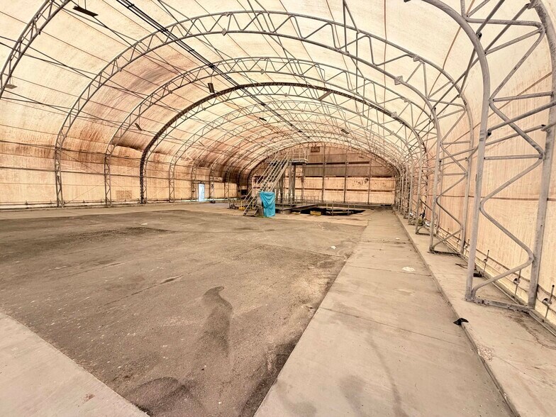 More Photos Of 2010 Longhorn ave, Lakeland Warehouse For Lease