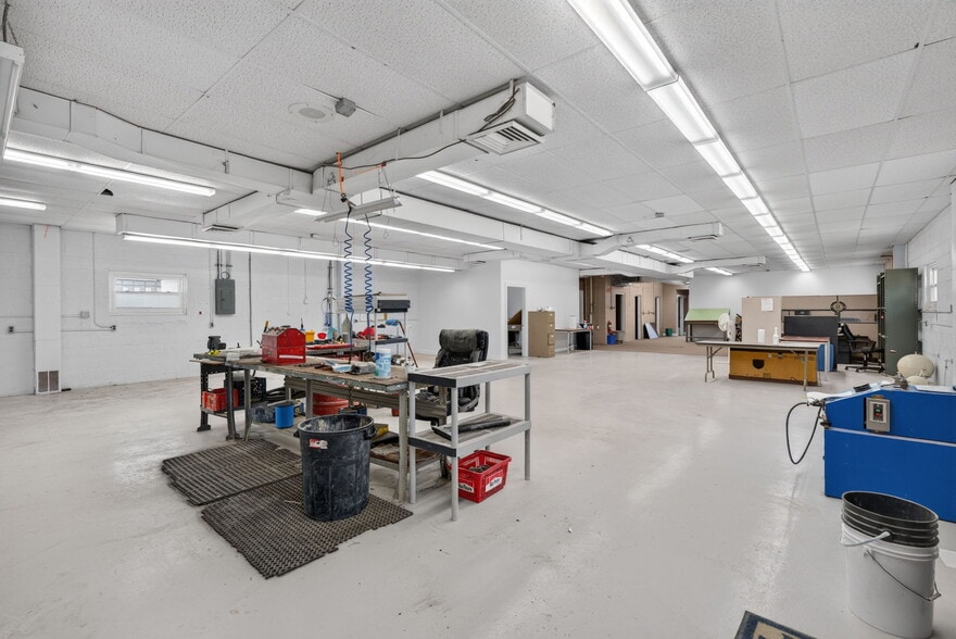More Photos Of 234 O'Neil Blvd, Attleboro Manufacturing For Sale