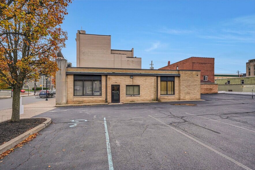 More Photos Of 67 Salem Ave, Carbondale Storefront Retail Office For Sale