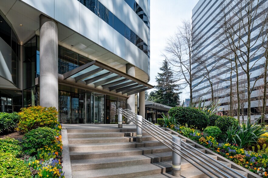 More Photos Of 1100 Olive Way, Seattle Unknown For Lease