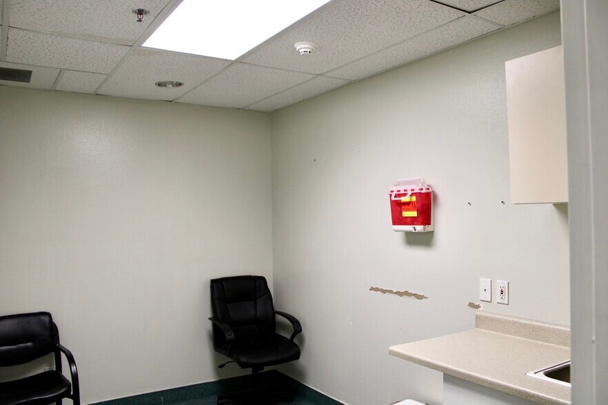 More Photos Of 135 Carmen Ln, Santa Maria Rehabilitation Center For Lease